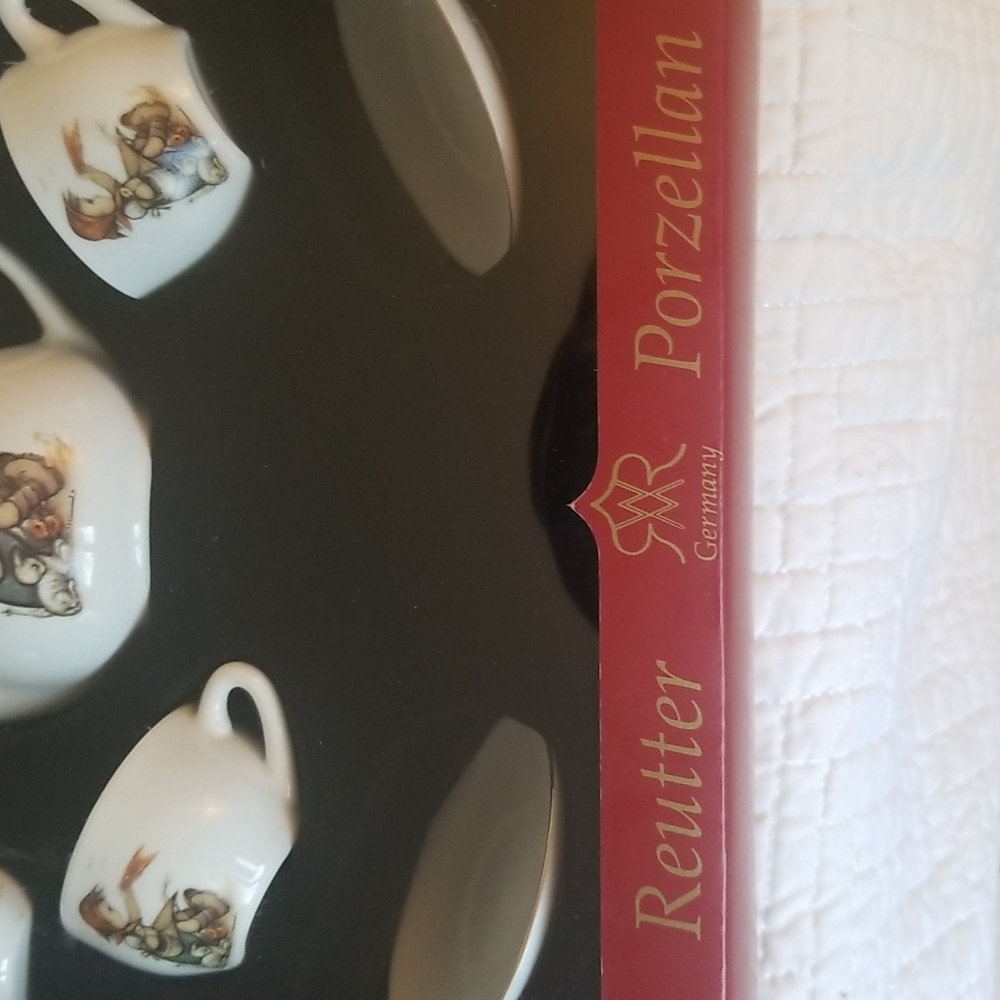 Hummel Authentic Children's Porcelain Tea Set. *Free gift with purchase* - Picture 2 of 10
